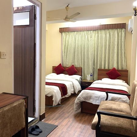 Hotel Discovery Inn Катманду Экстерьер фото