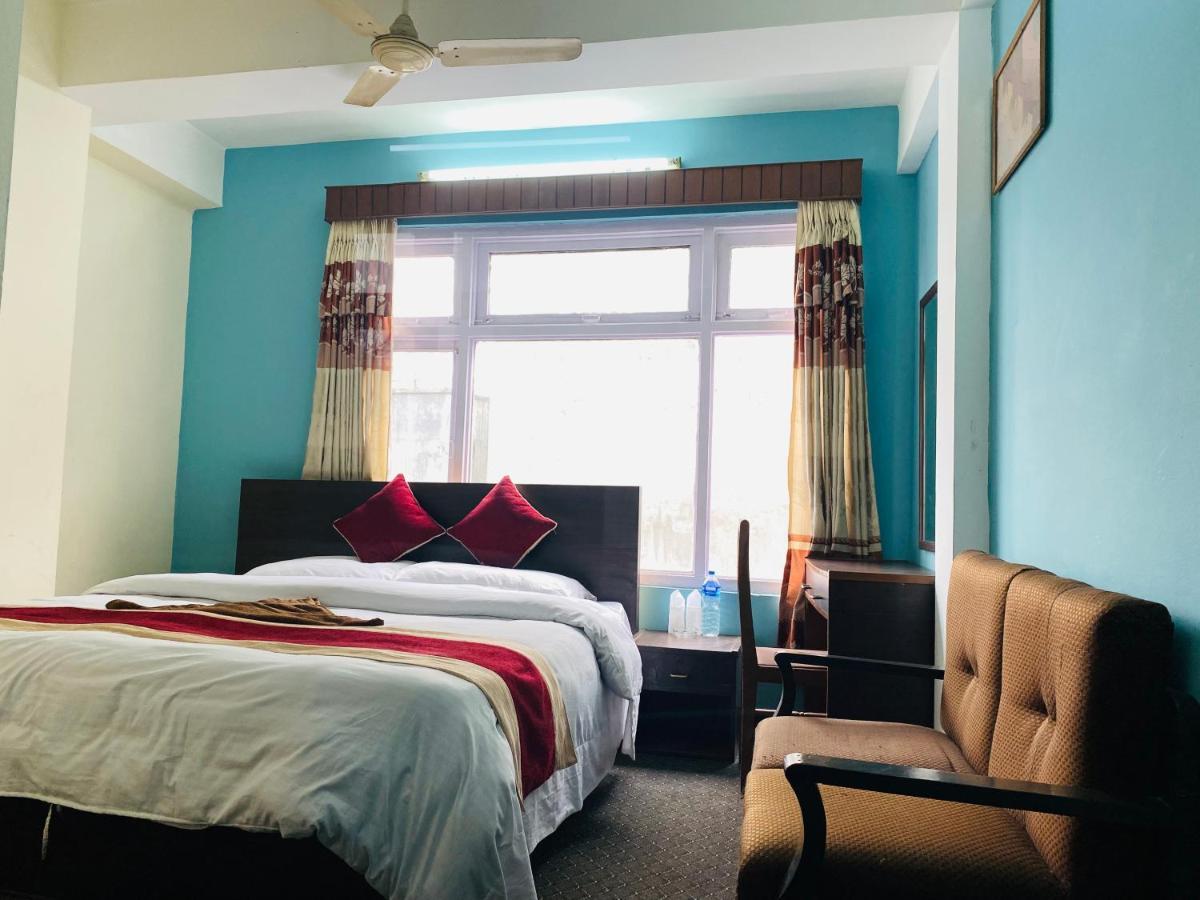 Hotel Discovery Inn Катманду Экстерьер фото