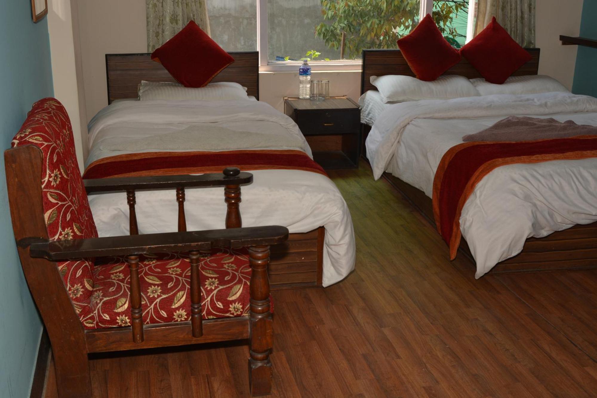 Hotel Discovery Inn Катманду Экстерьер фото