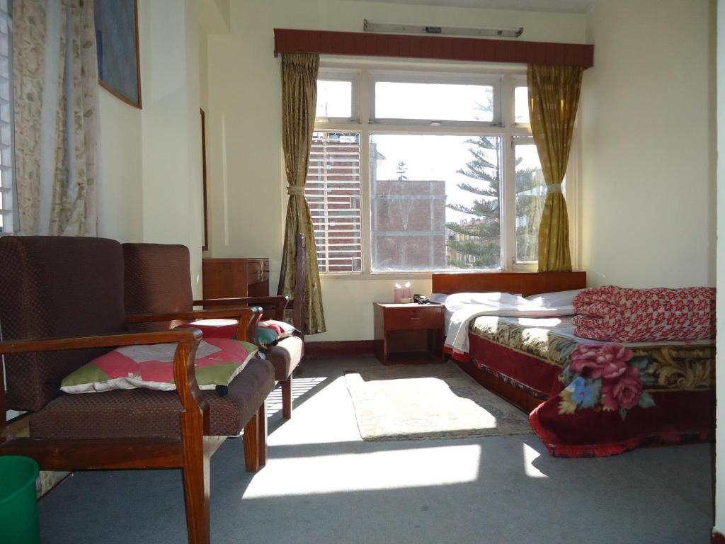 Hotel Discovery Inn Катманду Экстерьер фото
